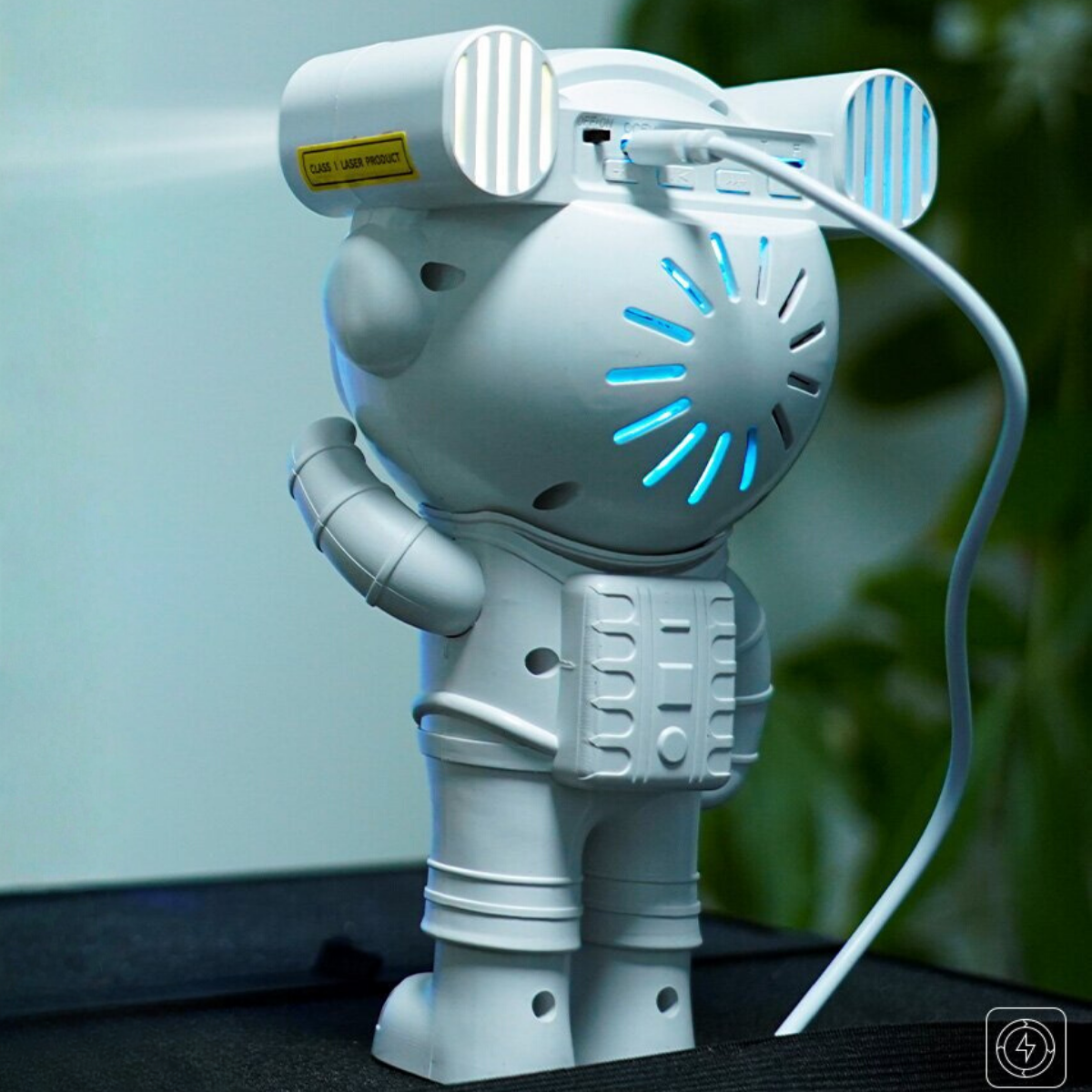 Proiector Galaxie Astronaut, Boxa Bluetooth, Lampa de veghe, Suport Magnetic Reglabil 360°, Brate Mobile, Alb